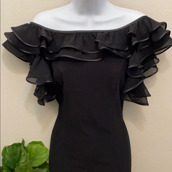 Black mini cocktail dress ruffle off shoulders - Picture 2 of 7